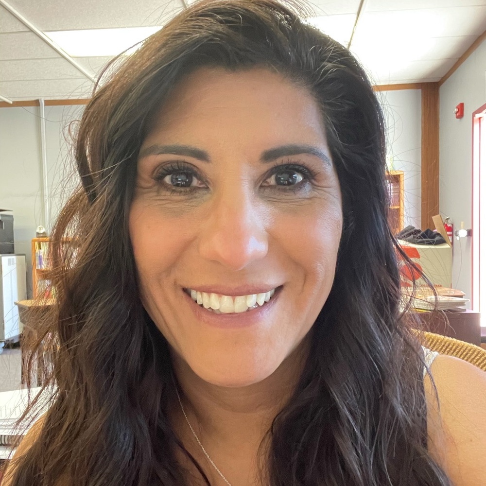 Meet your Posher, Monique